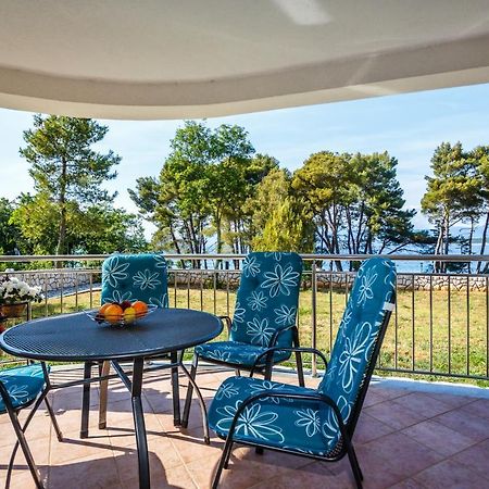 Apartments Mare & Mons Deluxe Малинска Экстерьер фото