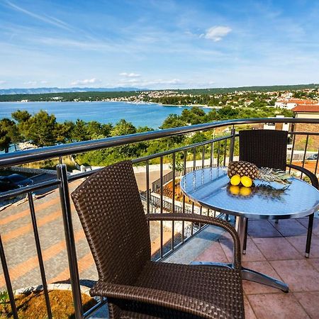 Apartments Mare & Mons Deluxe Малинска Экстерьер фото