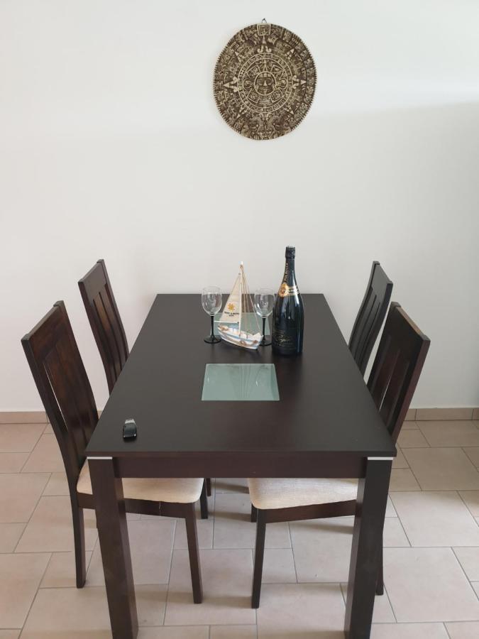 Apartments Mare & Mons Deluxe Малинска Экстерьер фото