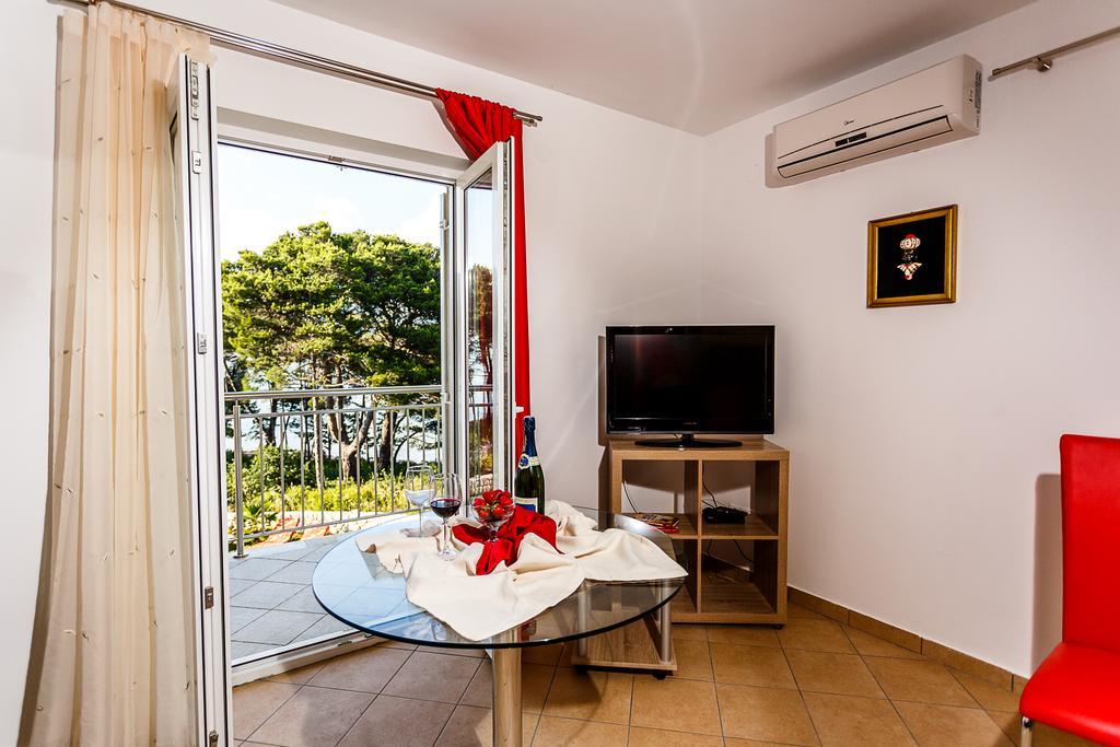Apartments Mare & Mons Deluxe Малинска Экстерьер фото