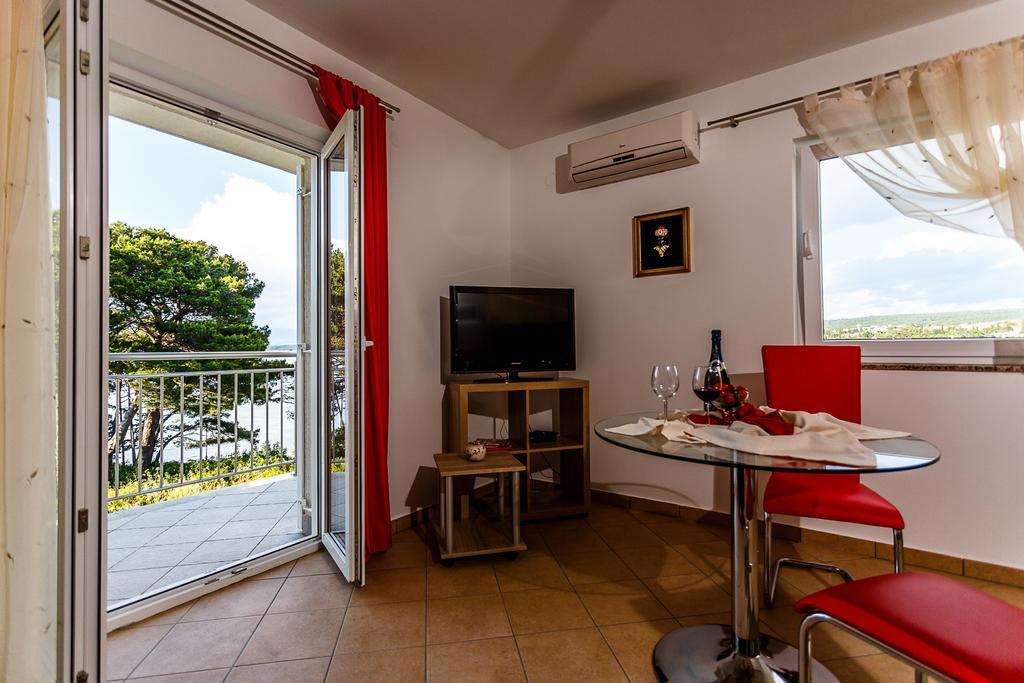 Apartments Mare & Mons Deluxe Малинска Экстерьер фото