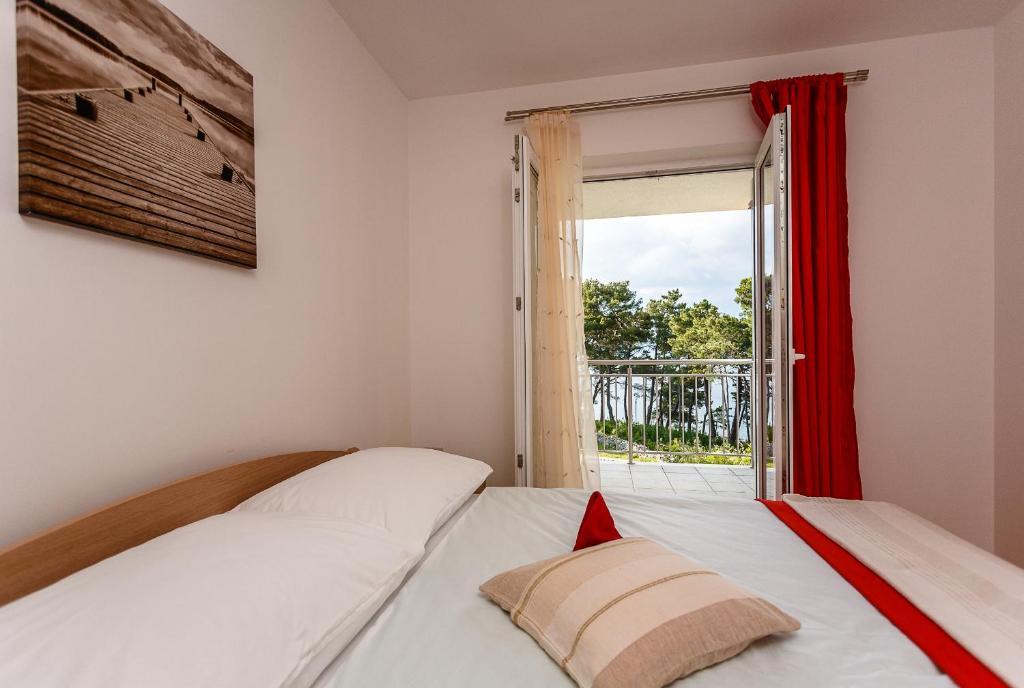 Apartments Mare & Mons Deluxe Малинска Номер фото