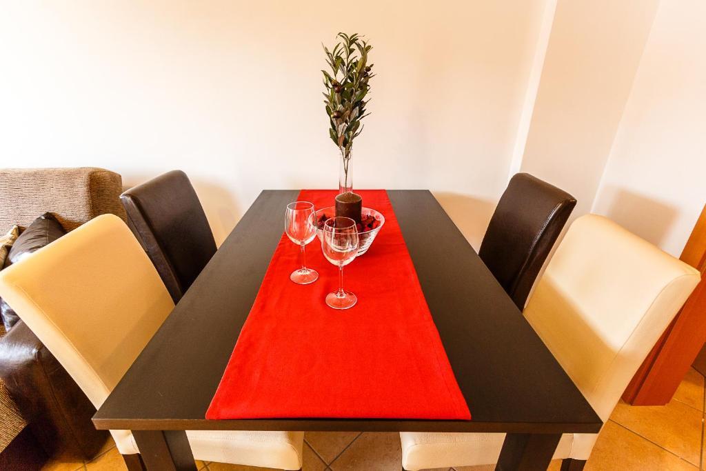 Apartments Mare & Mons Deluxe Малинска Номер фото