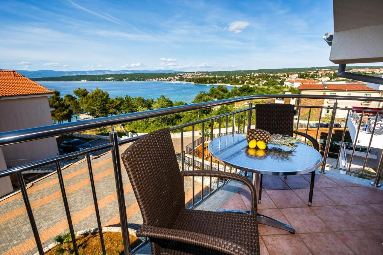 Apartments Mare & Mons Deluxe Малинска Экстерьер фото